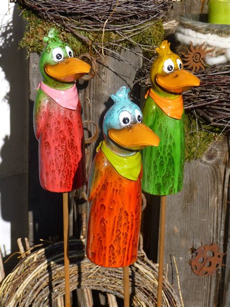 Das integrieren von gartendeko figuren lässt den modernen garten vor reiz strahlen. Details zu Zaunhocker Beetstecker Figur Rabe Dekoration ...