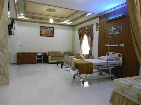 Rumah sakit islam banjarmasin adalah salah satu amal usaha milik muhammadiyah kalimantan selatan, yang didirikan pada tahun 1972, dengan semangat da'wah dan keinginan untuk meningkatkan derajat kesehatan masyarakat khususnya kalimantan selatan. Rumah Sakit Islam di Banjarmasin - Garnesia.com