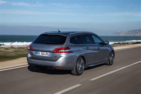 Vyzkoušeli jsme ji ve sportovně střiženém kombíku 308 sw gt. PEUGEOT 308 SW GT specs & photos - 2014, 2015, 2016, 2017 ...