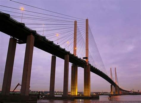 Important you can no longer pay at the barriers when you use the dartford crossing. High wind speeds will cause the Dartford Crossing bridge ...