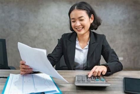 5 reasons to hire tax preparer services for your business