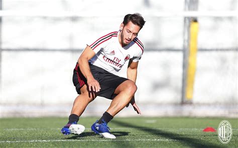 Download wallpapers hakan calhanoglu, ac milan. Hakan Çalhanoğlu Wallpapers - Wallpaper Cave