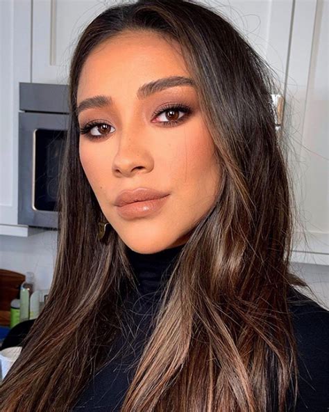 Celebrity Makeup Artist Patrick Ta Explains How to Get Fall’s Celebrity