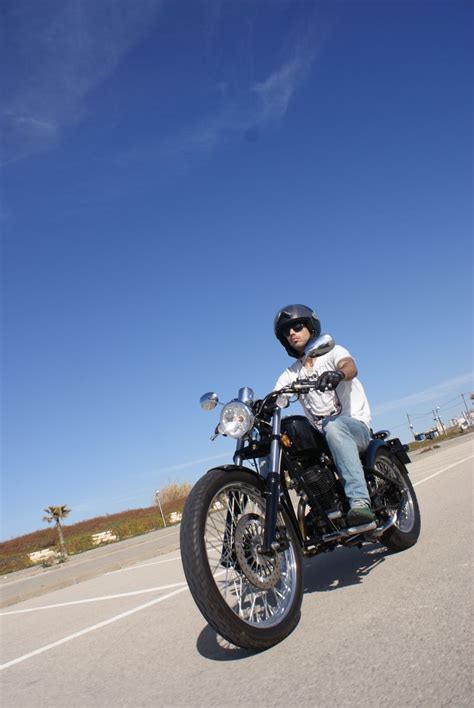 Clevelaand cyclewerks tha heist 1 year 15000 miles later. דו"גרי / מבחן דרכים / CCW Tha Heist 250 - תסתכל עליו, צ'ופר!