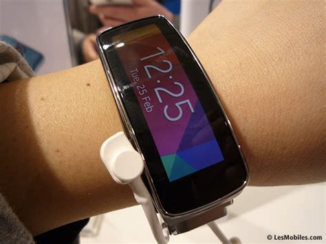 Samsung Gear Fit Une Réponse Au Lifeband Touch De Lg Mwc 2014