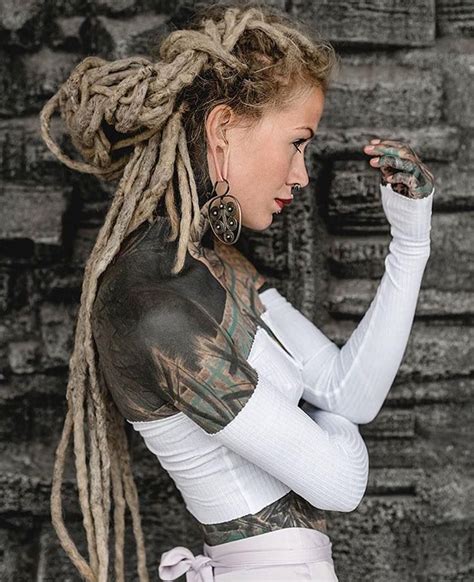 Pin By Brume Systeme On Dreads Dreads Girl Girl Tattoos Solid