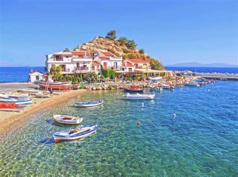 The ancient aqueduct of samos was built in the 6th century bc and was a technological. Samos foto's - foto album van het Griekse eiland Samos