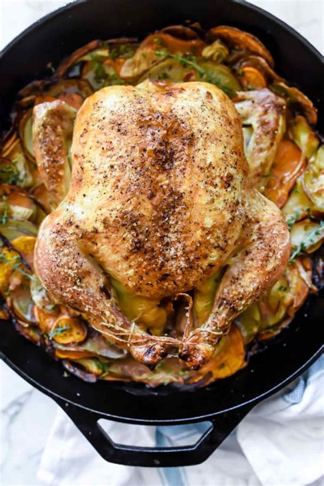 Easy, healthy cooking technique for quick weeknight meals.✳︎subscribe. Cast-Iron Skillet Roasted Chicken With Potatoes | foodiecrush.com