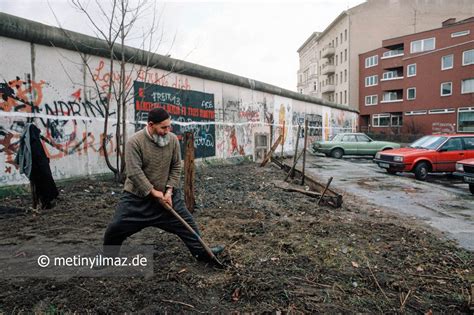 Baumhaus an der Mauer, Osman Kalin. Der erste Spatenstich 1983