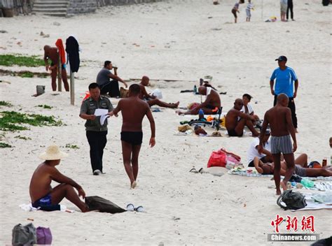 三亚整治大东海公共海滩裸泳裸晒现象 组图 图片中国 中国网