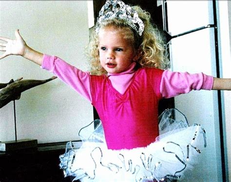 Pin By Hazel On Taylor Swift Taylor Swift Childhood Young Taylor