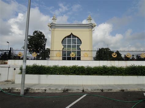 Its main feature is the tomb of sultan mahmud shah ii. Famili Kluang: Lawatan ke Makam Sultan Mahmud Mangkat di ...