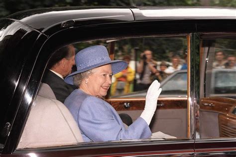 Queen Elizabeth Iis Vintage Rolls Royce Is Up For Sale The Queens