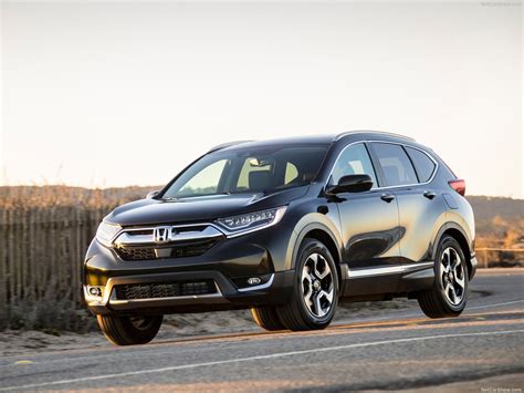 Honda CR-V (2017) - picture 8 of 111
