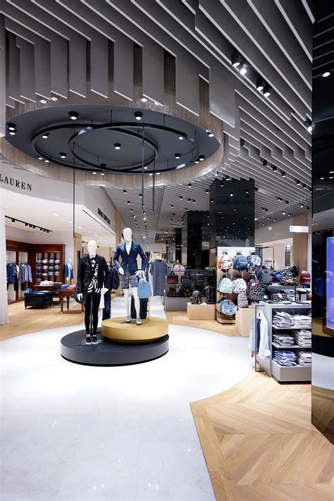 In this case the store is divided into two main areas, one for men's clothing and one for women's clothing. Galeries Lafayette Istanbul | Fashion store design, Store ...
