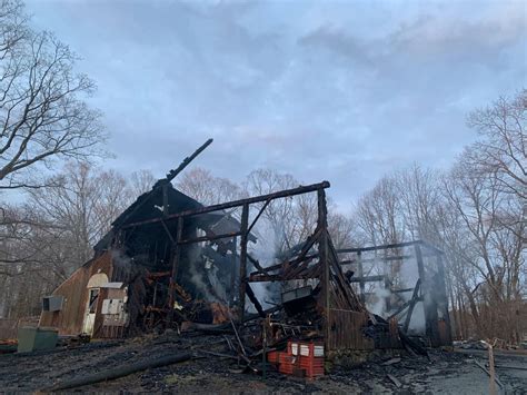 Fire On Massachusetts Farm Destroys Historic 1815 Barn Kills 16 Pigs
