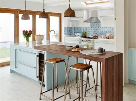 Design Ideas For Incorporating A Breakfast Bar Into Your Kitchen