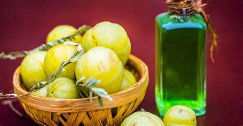 Tak Guna Simpan Rambut Panjang Kalau Asyik Gugur Je! Ini 5 Bahan