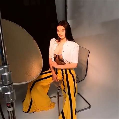 Ariel Winter Sexy Behind The Scenes Video Fappenist