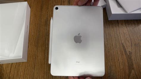 Ipad Pro Silver Unboxing And Hands On English Youtube