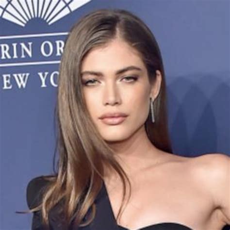 Valentina Sampaio Se Torna 1ª Modelo Trans A Posar Para A Sports