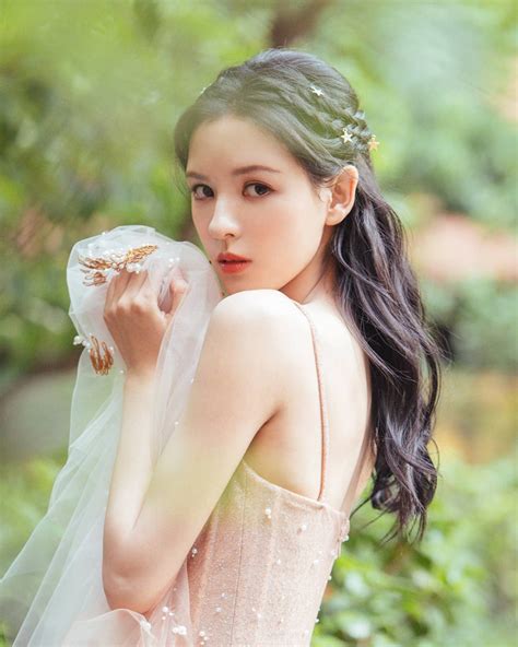 10 Potret Zhang Yu Xi Pemeran Su Jin Bei Di Drama Intense Love