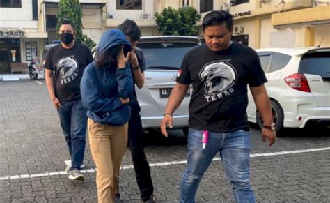 2 Pns Pemprov Jateng Ditangkap Mesum Mobil Goyang Di Kawasan Marina About Semarang
