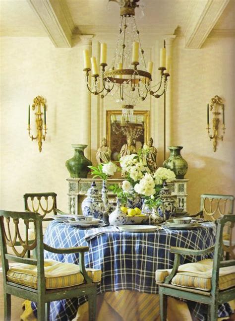 Provence décor brings the flavor and beauty of provence to your home with an extensive and exclusive collection of elegant and traditional f rench tablecloths and accessories for your home decor. 20 Modern Interior Decorating Ideas in Provencal Style