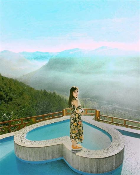 Bukit panguk kediwung jogja menawarkan kedindahan sunrise di atas awan. Bukit Panguk Kediwung, Destinasi Instagramable yang Harus ...