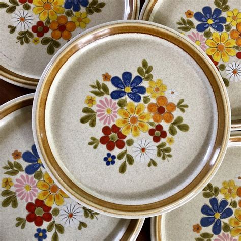 Five Mikasa Floribunda Vintage Stoneware Plates Dinnerware Etsy