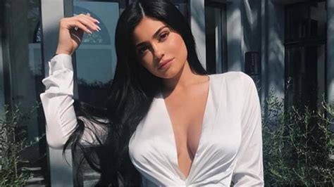 Kylie Jenner Look Alike Fashion Nova Famous Person