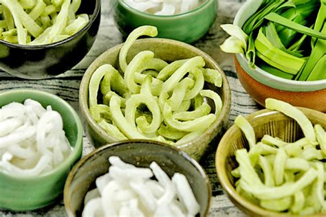 Hiện tại, phạm trang đang dành phần lớn thời gian của mình cho việc theo đuổi lĩnh vực diễn xuất. Mứt dừa non giá bao nhiêu nên mua hay nên làm?