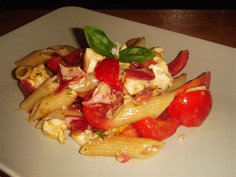 Salade de pâte au blé complet tomate mozza et coppa