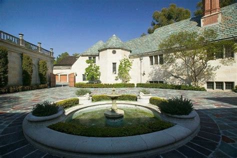 Greystone Mansion And Park Is One Of The Very Best Things To Do In Los