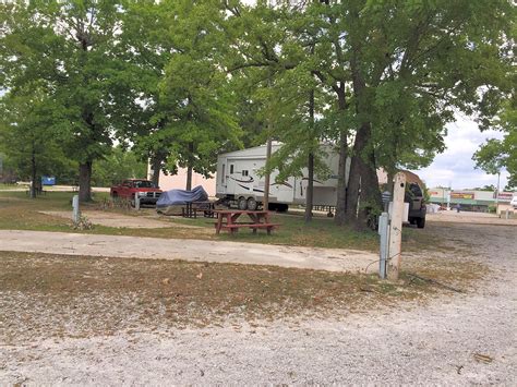 Willow Tree Inn & RV Park, Branson - Pitchup®