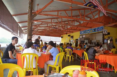 Restoran summer windmill / summer windmill seafood restaurant (夏日风车海鲜馆) is a seafood restaurant located at bagan sungai yu, a fishing village of kuala selangor. River View Seafood Restaurant, Kuala Selangor
