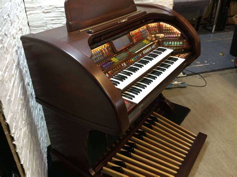 Used Lowrey Imperial Organ Stock Id 7611 Epianos