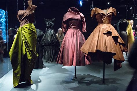 ‘charles James Beyond Fashion A Retrospective At The Met The New