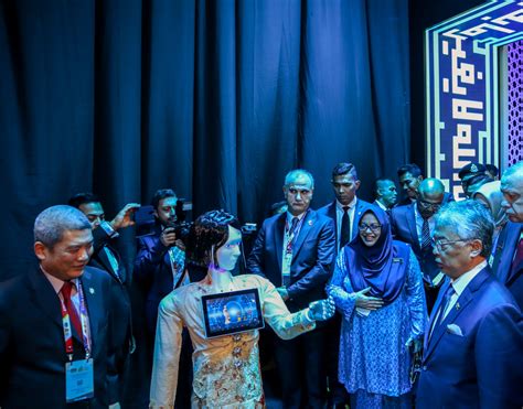 Malaysian prime minister mahathir mohamad flaged concerns of muslims at kuala lumpur summit 2019. Serba Dinamik participated at Kuala Lumpur Summit 2019 ...