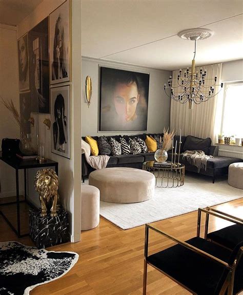 Living Room Inspiration 🌟 How Black Can Highlight The Features In The