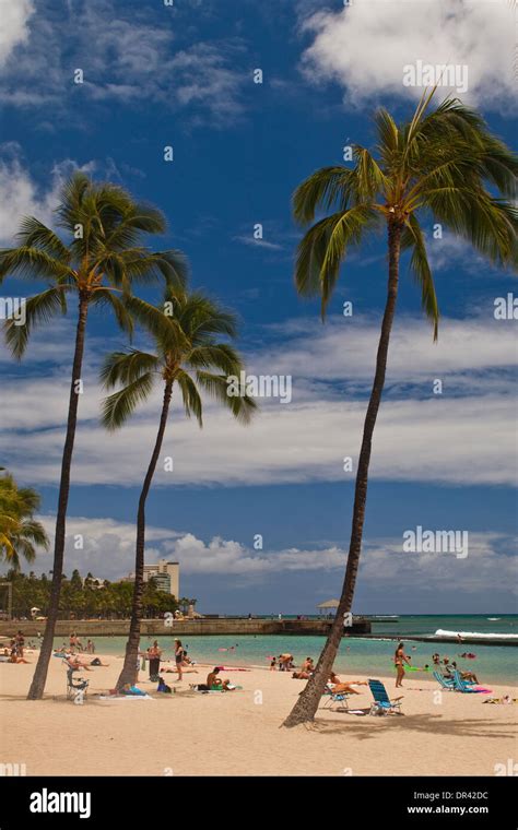 Kuhio Beach Park Waikiki Beach Honolulu Oahu Hawaii Stock Photo Alamy