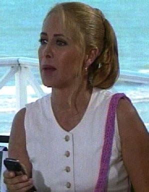 Ellos son algunos de los personajes que sin duda alguna hicieron de la novela un producto de éxito, pues con cada personaje, betty, la fea marcó el corazón no solo de los colombianos, sino del público extranjero que se dejó enamorar con su. Muere la de Betty la fea, Celmira Luzardo