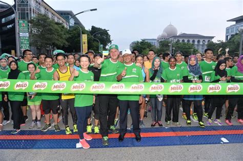 And being healthy with milo, milo have organize a run in continuation of the successful malaysia breakfast day in 2013, the brand is proud to reignite the largest breakfast gathering to rally the nation in adopting the healthy habit of having a balanced breakfast and active lifestyle. RUNNING WITH PASSION: Media Release: MILO® Malaysia ...