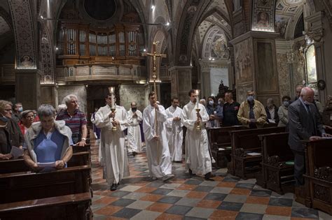 Omelia E Fotografie Della Santa Messa In Suffragio Per Mons Vitalini