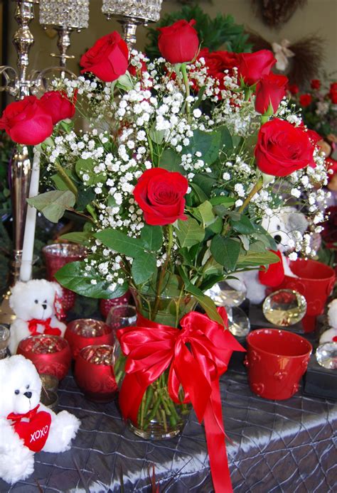 Premium Long Stemmed Red Roses Arranged In A Vase — Accents By