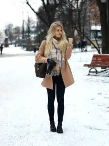 Fashionable Women Snow Outfits For This Winter 32