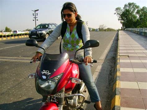 Indian Lady Riding Bike 79 Girls On Bike Girl Riding Motorcycle
