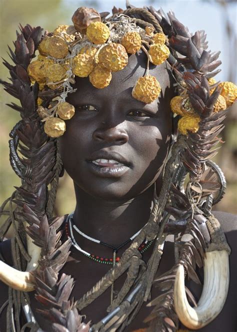 ナショナルジオグラフィックアフリカヌード部族 女性の写真