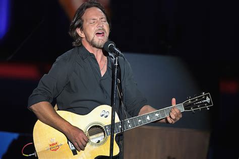 Eddie vedder wasn't afraid to get personal during his howard stern show debut this week. Pearl Jam's Eddie Vedder Performs at Obama's Farewell Speech