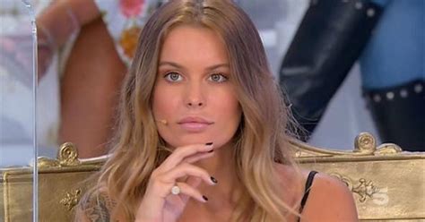 Uomini e donne è un programma televisivo condotto da maria de filippi che va in onda sulla rete a uomini e donne è il momento del trono classico con sophie codegoni. U&D, Sophie Codegoni: 'Matteo, Antonio e Giorgio sono ...